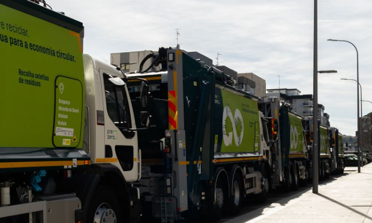 A Resíduos do Nordeste apresentou esta segunda-feira uma nova frota com 25 viaturas mais eficientes e com menor impacto ambiental